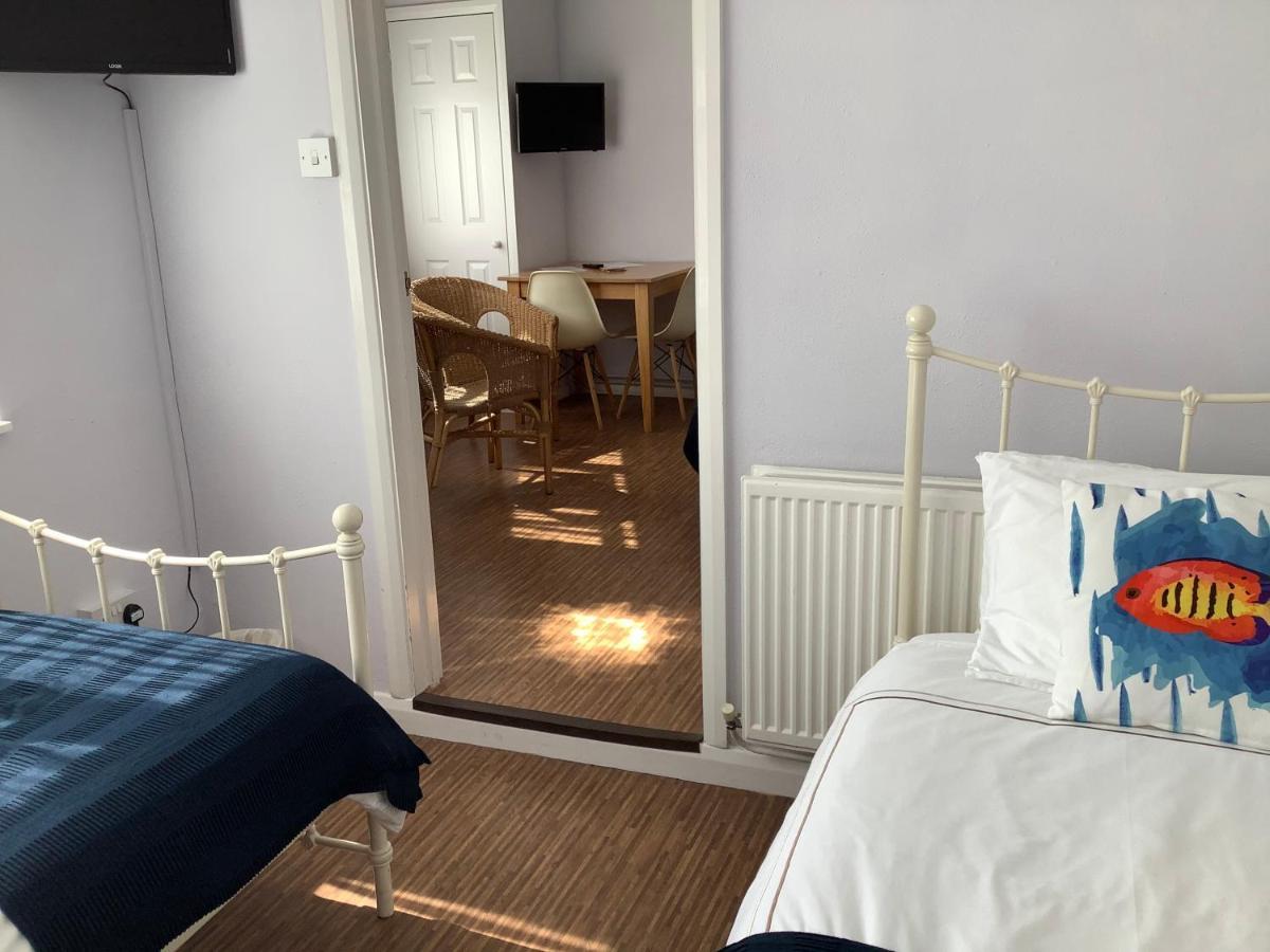 The Coast Yard B & B Chalet Hotel Selsey Exterior photo