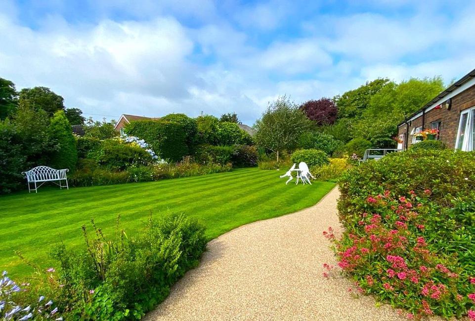 The Coast Yard B & B Chalet Hotel Selsey Exterior photo